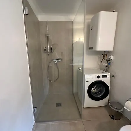 1464, Old Center Apartment *