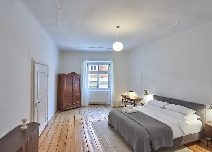 1464, Old Center アパート *