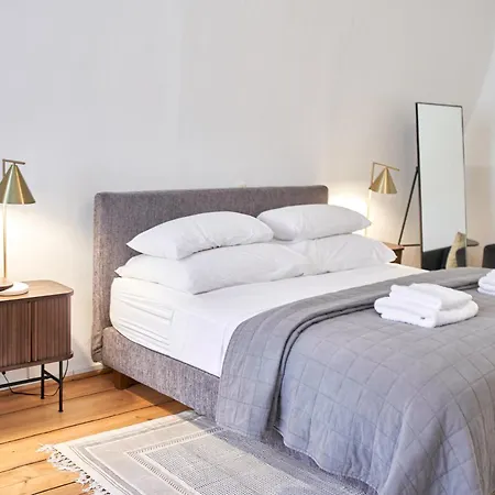 1464 Historic Apartments, Old Town Graz