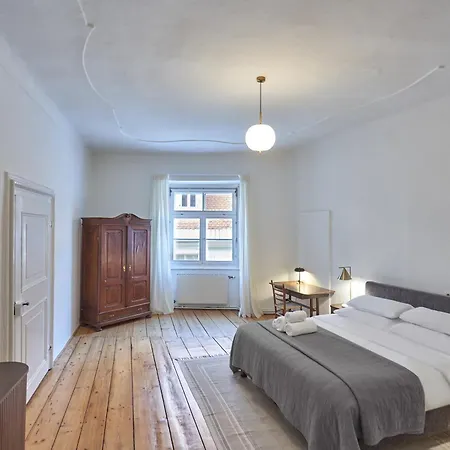 1464, Old Center Lägenhet *