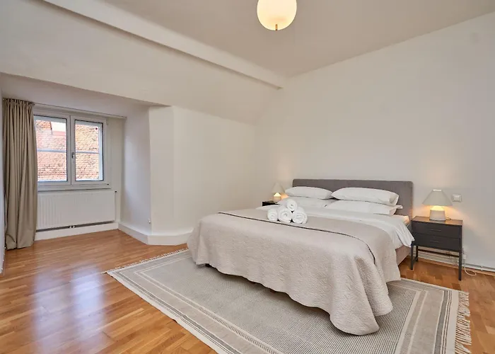 1464, Old Center * גראץ